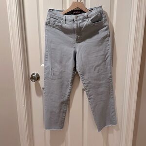 Gloria Vanderbilt jeans- light blue Size 10